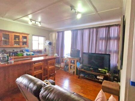 2 Bedroom Apartment in George Central