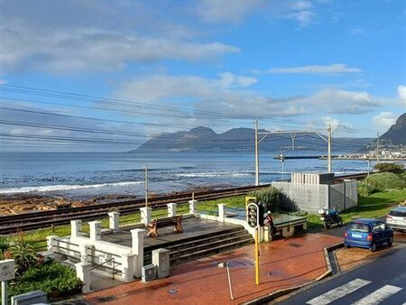 2 Bedroom Apartment in Kalk Bay