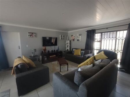 3 Bedroom House in Seemeeu Park