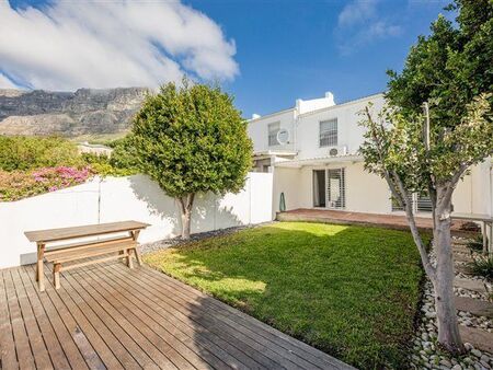 3 Bedroom Townhouse in Higgovale