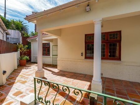 2 Bedroom House in Gardens