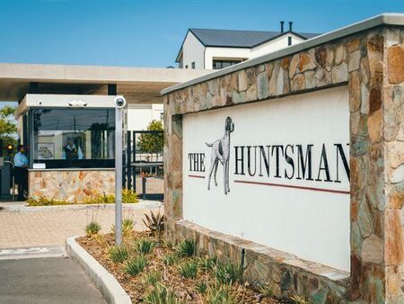 3 Bedroom Apartment in Somerset West Central