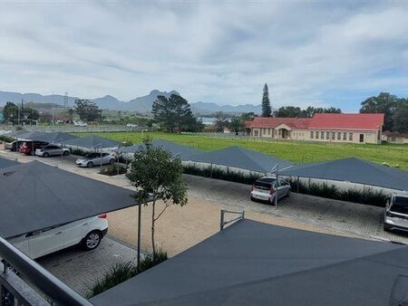 1 Bedroom Apartment in Somerset West Central
