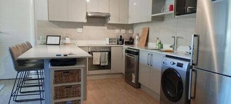2 Bedroom apartment to rent in Observatory, Cape Town