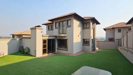 3 Bedroom duplex townhouse - freehold to rent in Bergtuin, Pretoria