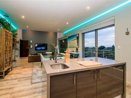 3 Bedroom Apartment in Menlo Park