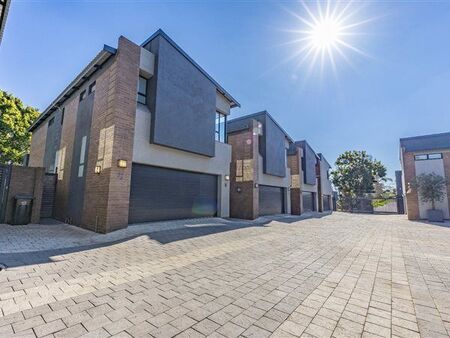 3 Bedroom Townhouse in Menlo Park