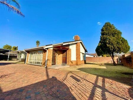 3 Bedroom House in Queenswood
