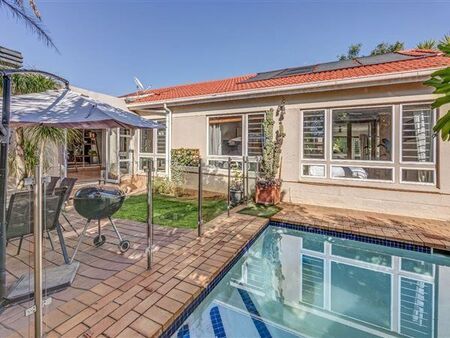 3 Bedroom House in Bordeaux