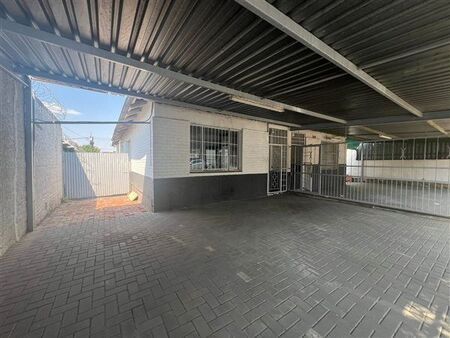 2 Bedroom House in Rosettenville