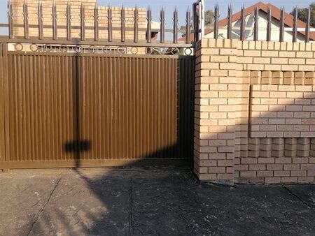 3 Bedroom House in Naturena