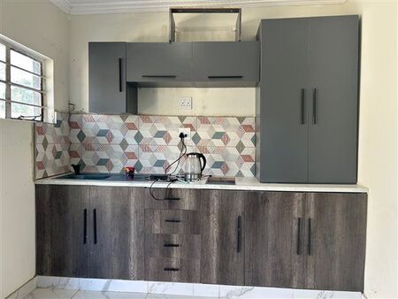 Bachelor apartment in Naturena