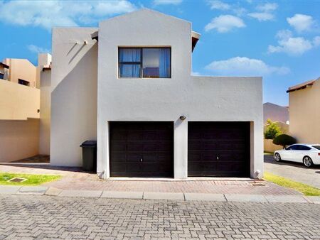 3 Bedroom House in Dainfern