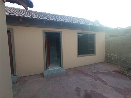 Studio apartment in Roodekop
