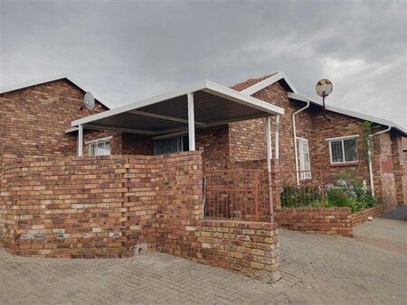 2 Bedroom Townhouse in Norkem Park