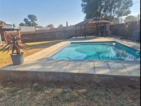 3 Bedroom House in Sunward Park