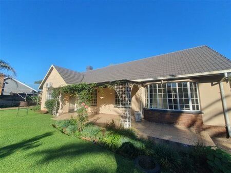 4 Bedroom House in Brackendowns