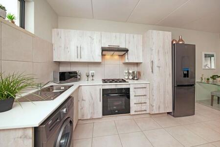 2 Bedroom Apartment in Brentwood Park