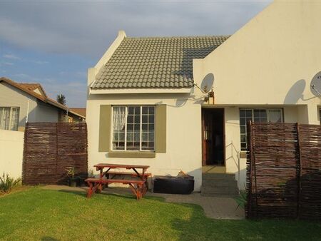 2 Bedroom Townhouse in Kosmosdal