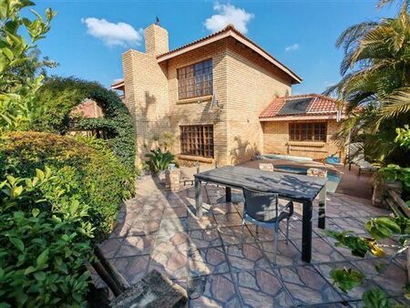 4 Bedroom House in Amberfield