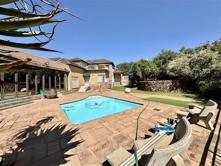 5 Bedroom House in Cornwall Hill