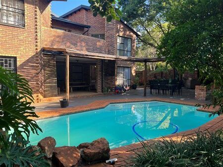 4 Bedroom House in Eldoraigne