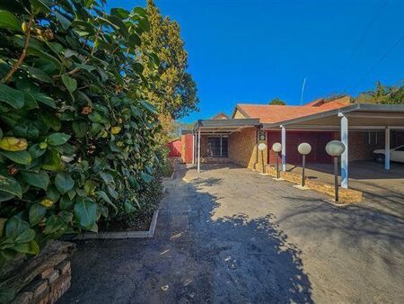 3 Bedroom House in Rooihuiskraal