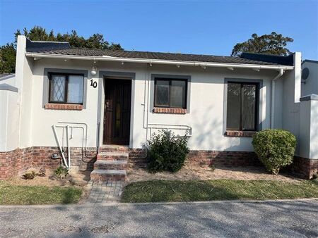 2 Bedroom Townhouse in Lorraine