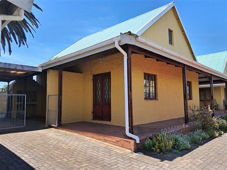 3 Bedroom Flat in Humansdorp