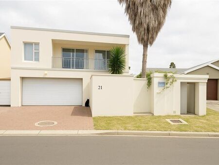 5 Bedroom House in Blue Bend