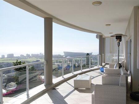 3 Bedroom Apartment in Green Point