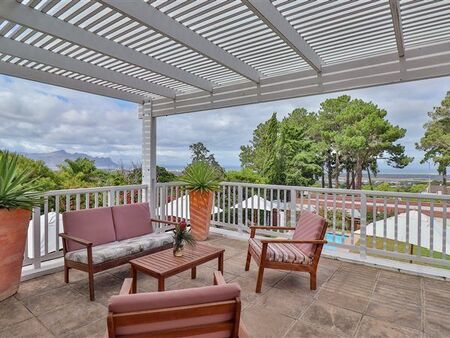 1.5 Bedroom Flat in La Concorde