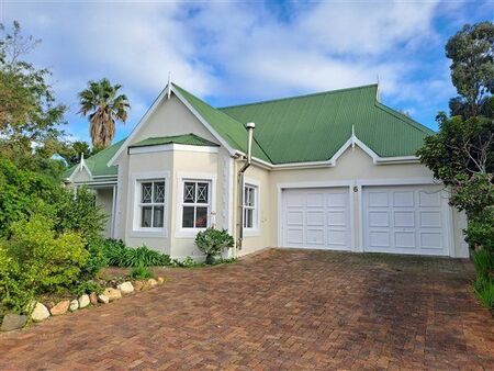 3 Bedroom House in Greenways Golf Estate