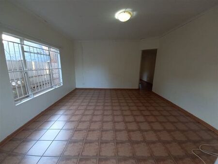 2 Bedroom Flat in Hadison Park