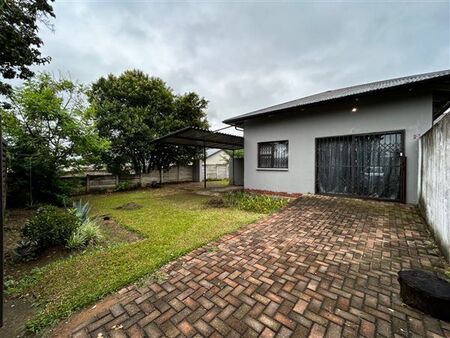 1 Bedroom Apartment in Pioneer Park