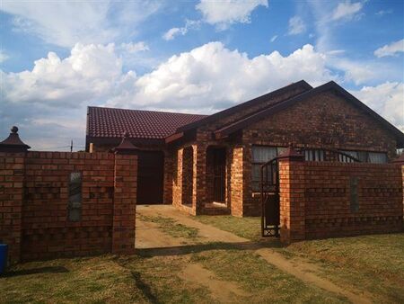 4 Bedroom House in Madadeni