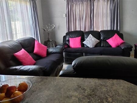 2 Bedroom House in Arboretum