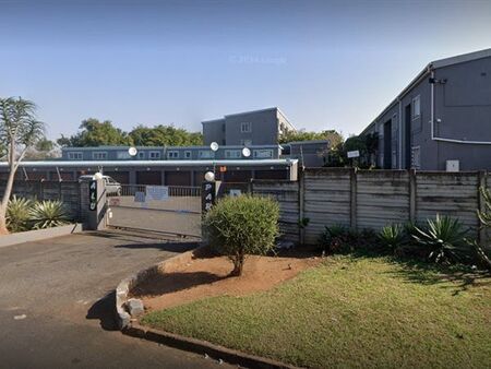 2 Bedroom Flat in Panorama