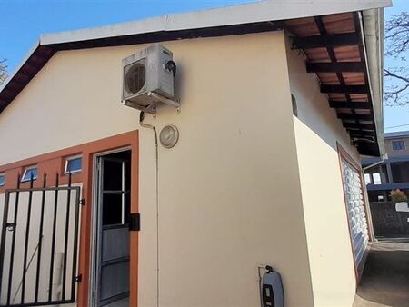 2 Bedroom House in Moseley