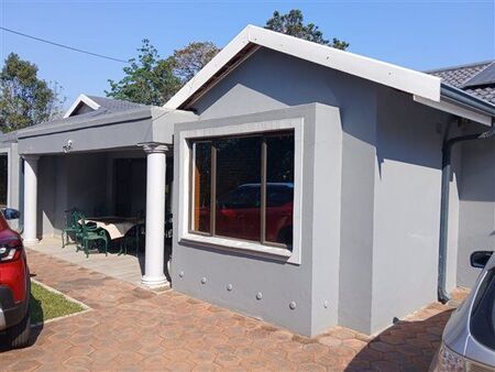 3 Bedroom House in Forest Hills