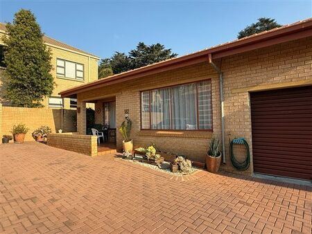 1 Bedroom Simplex in Wilro Park
