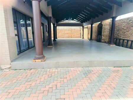 4 Bedroom Cluster in Randfontein Central