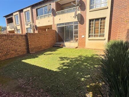 2 Bedroom Apartment in Mooikloof Ridge
