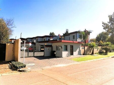 3 Bedroom Townhouse in Lynnwood Glen