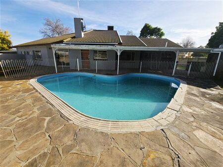 4 Bedroom House in Oudtshoorn