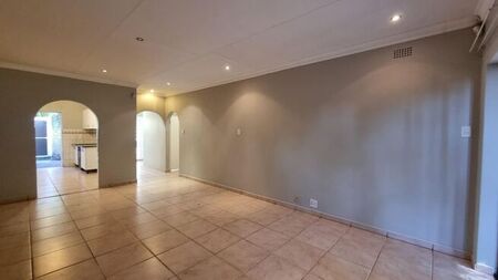 2 Bedroom townhouse - sectional to rent in Sandown, Sandton