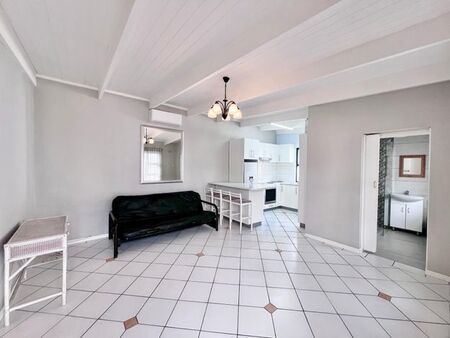 1 Bedroom cottage to rent in Lansdowne, Cape Town