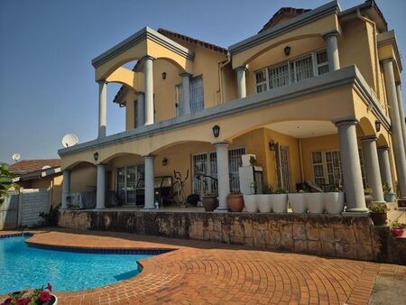 5 Bedroom house to rent in Durban North