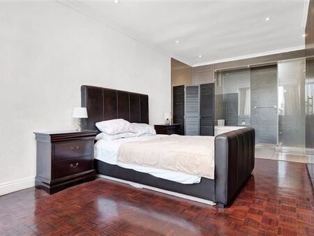 2 Bedroom Flat in Illovo