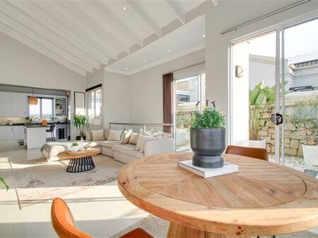 2 Bedroom Penthouse in Melrose